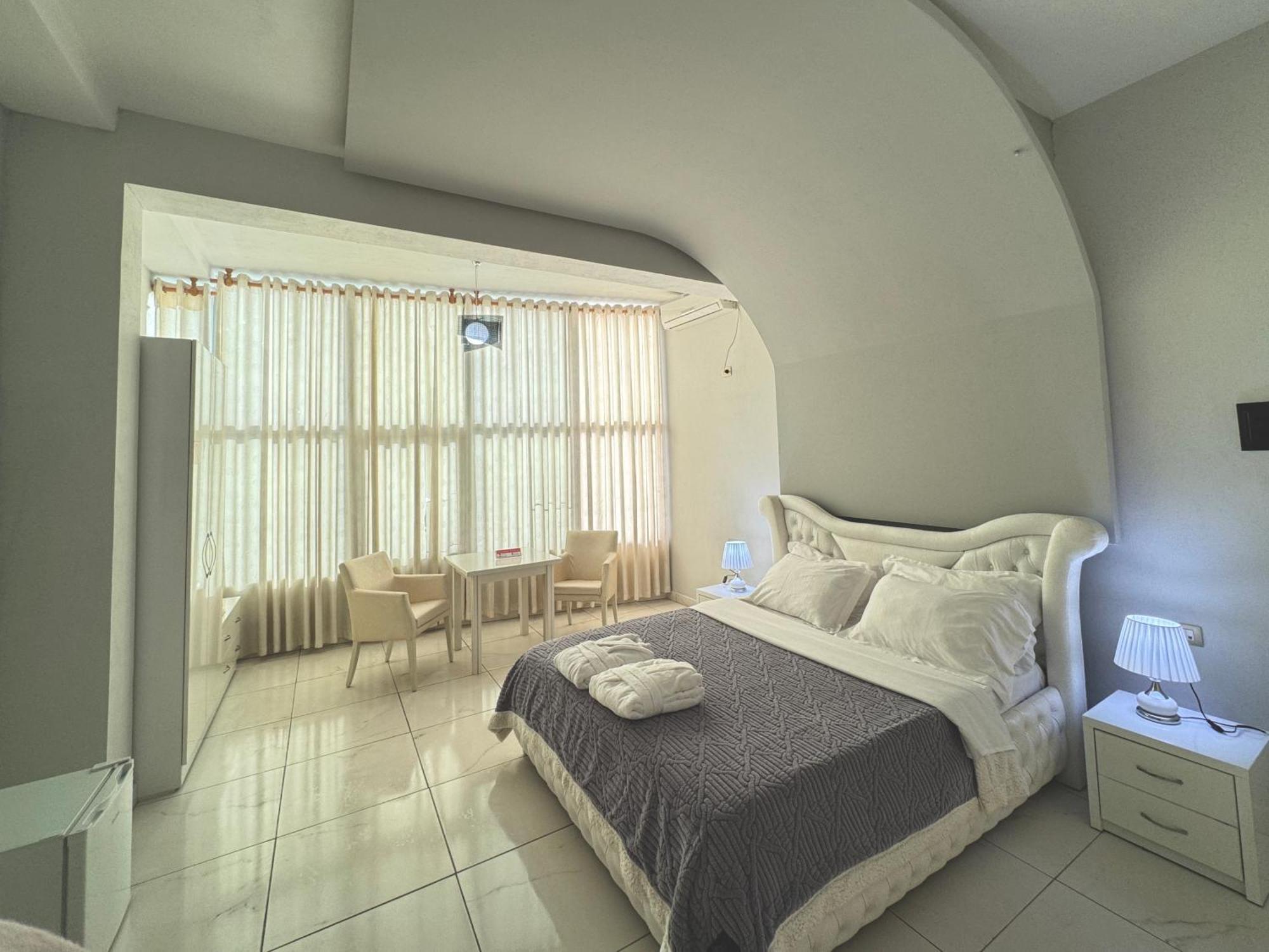 Grand Hotel Gjyshi Qerrexhias Εξωτερικό φωτογραφία