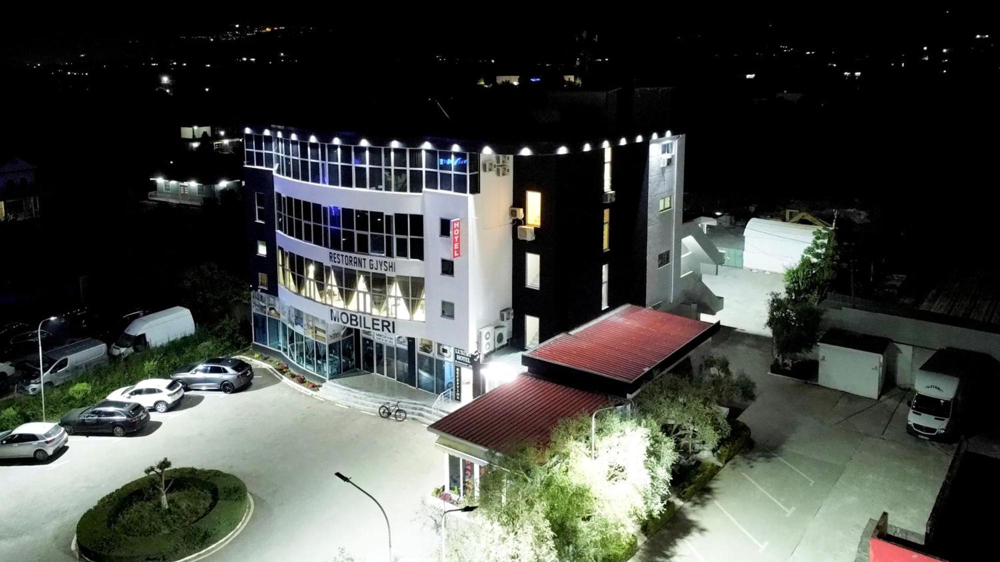 Grand Hotel Gjyshi Qerrexhias Εξωτερικό φωτογραφία
