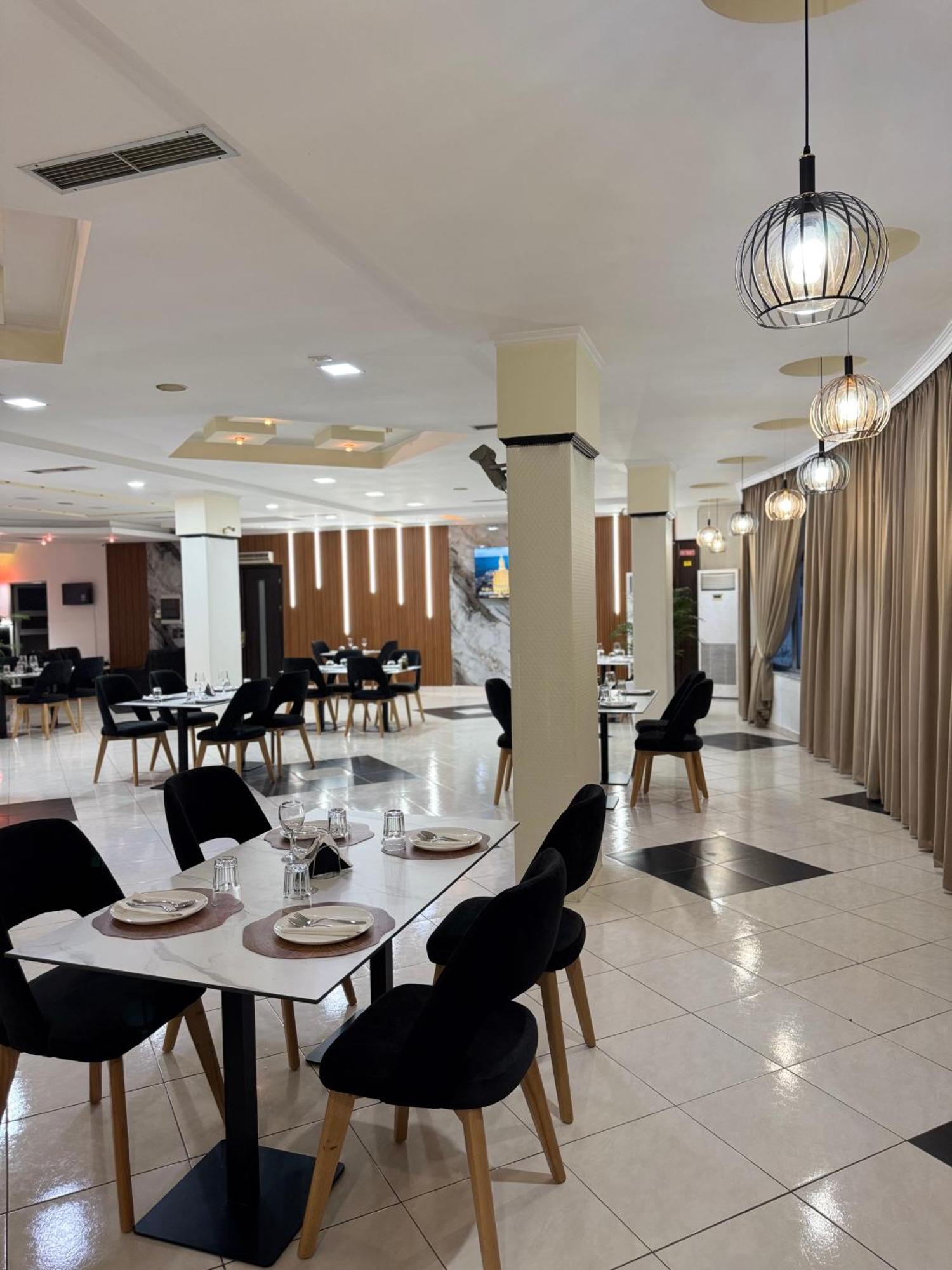 Grand Hotel Gjyshi Qerrexhias Εξωτερικό φωτογραφία
